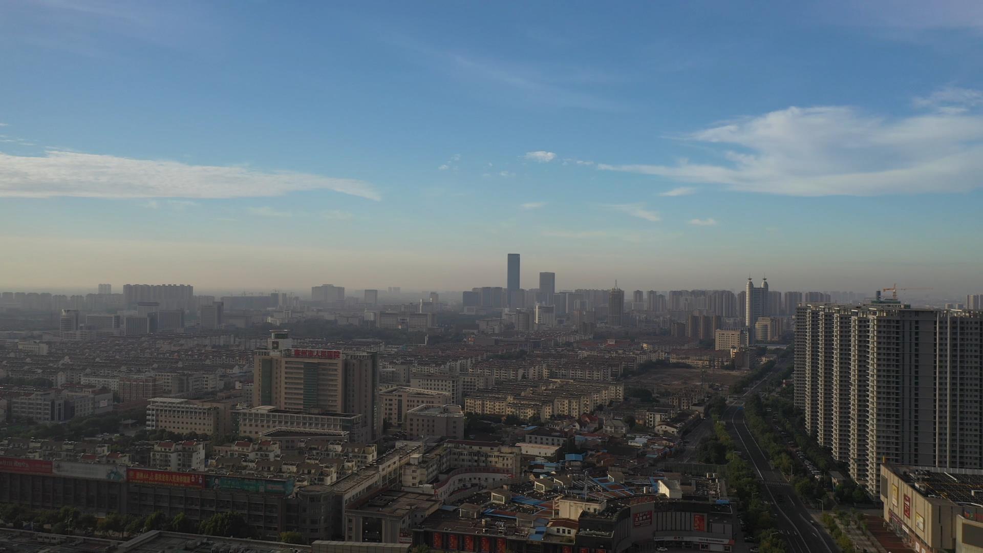 江苏泰州中心地标城市群黄昏4K航拍视频的预览图
