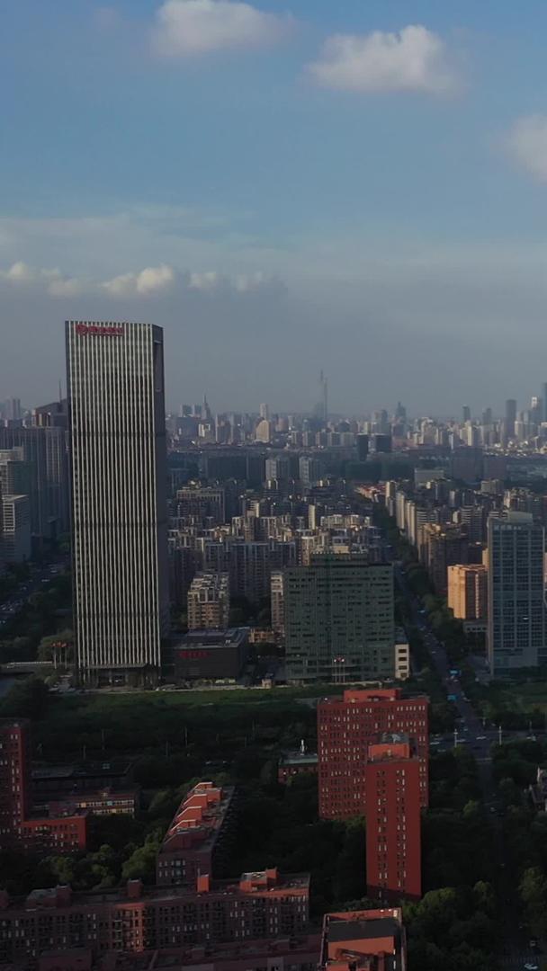 南京河西楼宇CBD日落夕阳航拍视频的预览图