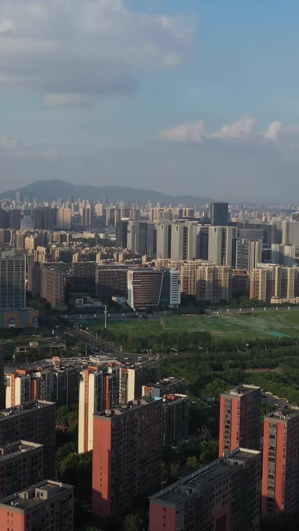 南京河西楼宇CBD日落夕阳航拍视频的预览图