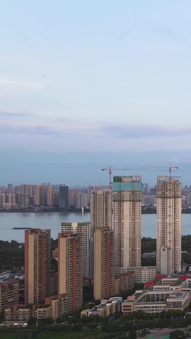 武汉航拍城市金融区标志性建筑交通流量材料视频的预览图