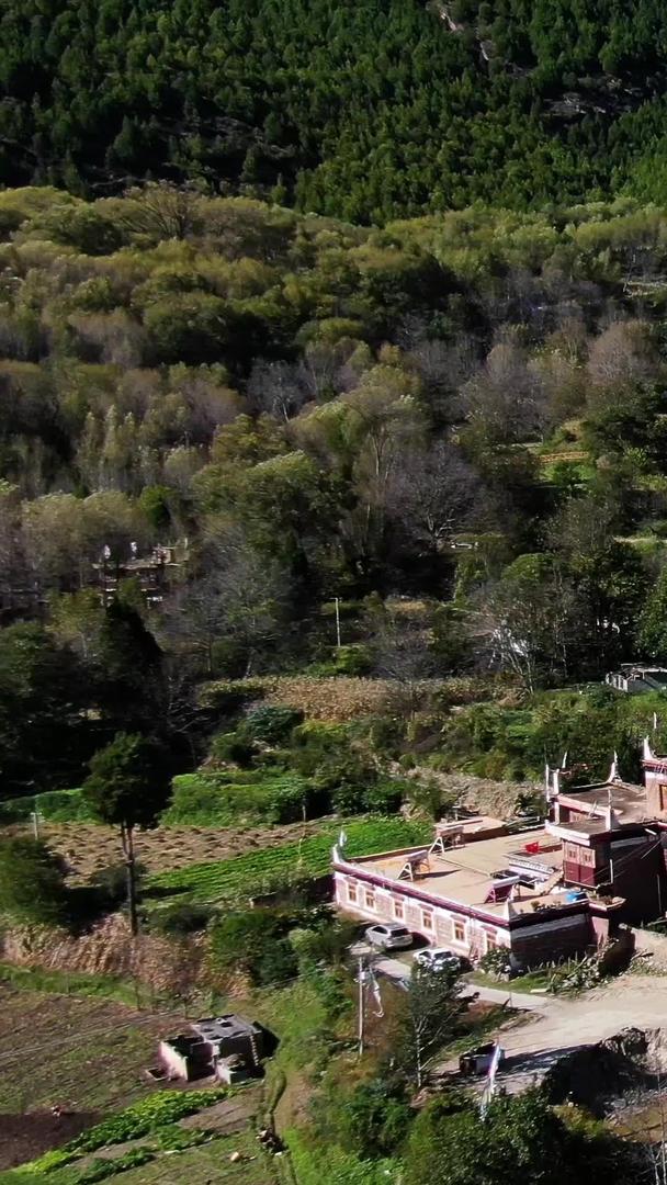 著名旅游景点丹巴甲居藏寨建筑风景视频视频的预览图