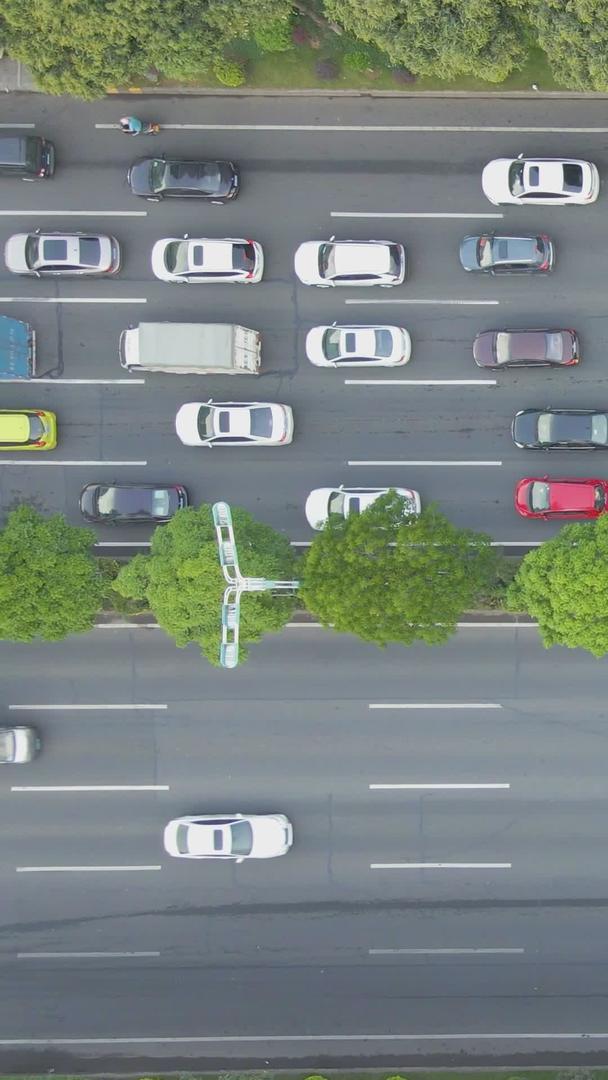 城市汽车交通堵车堵车视频的预览图