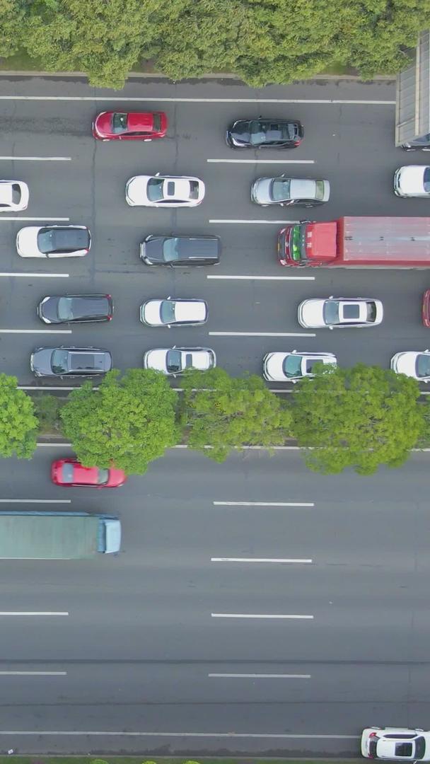 城市汽车交通堵车堵车视频的预览图