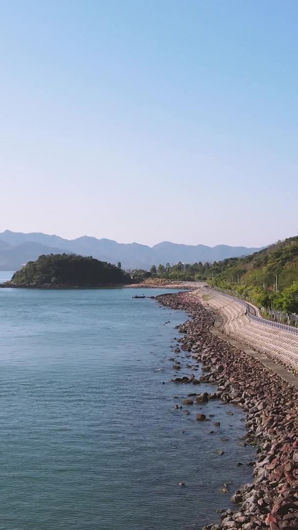 广东惠州海景公园航拍健身跑道素材视频的预览图