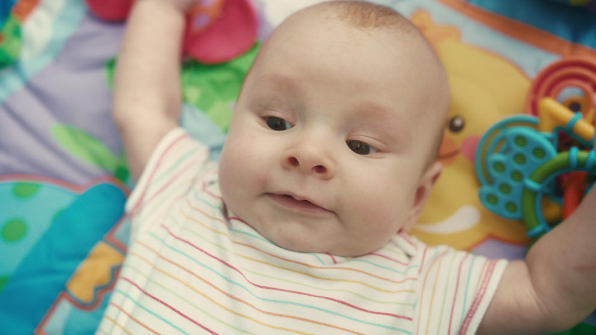 可爱的婴儿脸视频的预览图