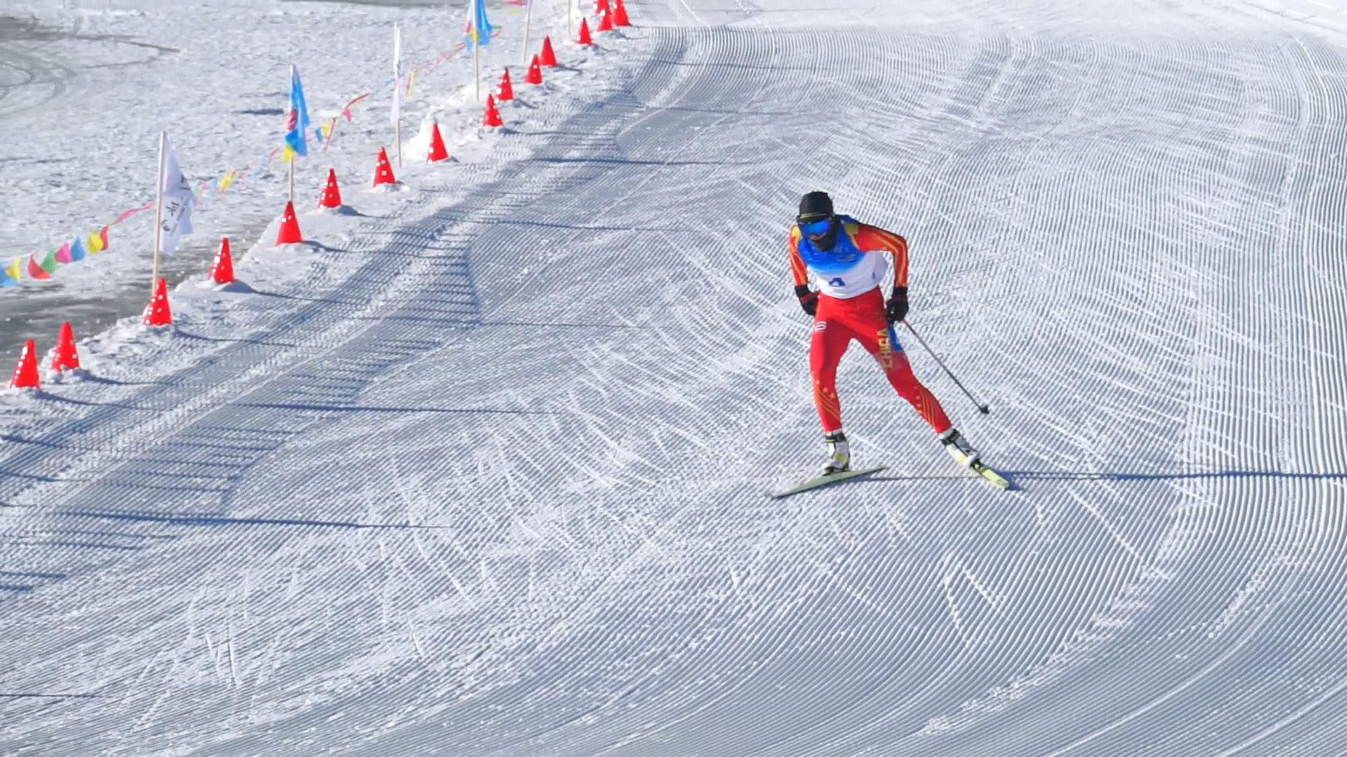 冬季双板滑雪体育比赛视频的预览图