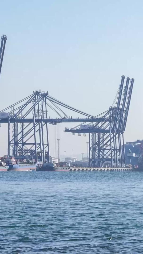 广东惠州港货运码头物流延迟摄影6k工业素材视频的预览图
