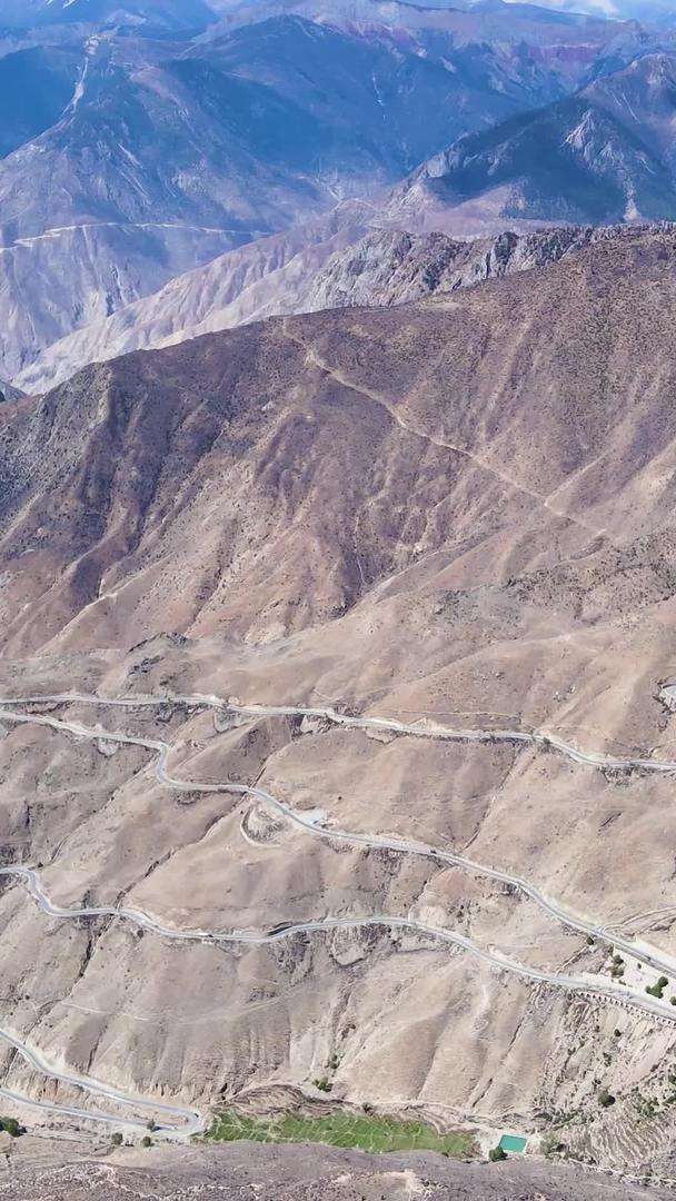 中国怒江72拐盘山公路航拍视频的预览图