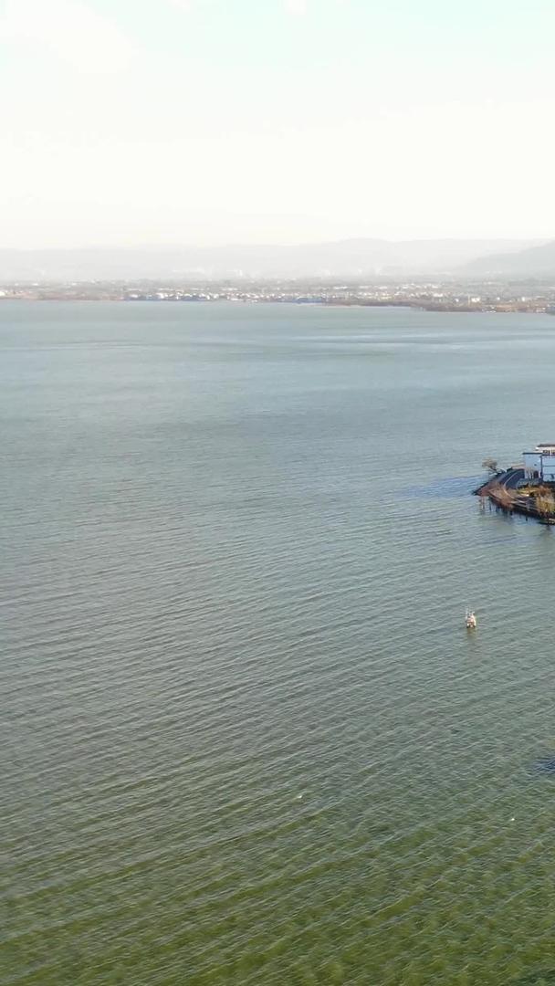 大理洱海湖滨航拍风景视频视频的预览图