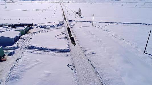 雪天公路视频的预览图