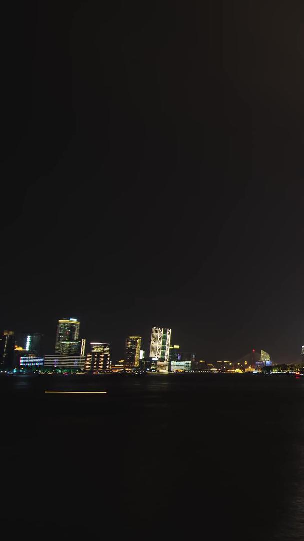 上海市地标陆家嘴金融商业中心黄浦江东方明珠夜景视频的预览图