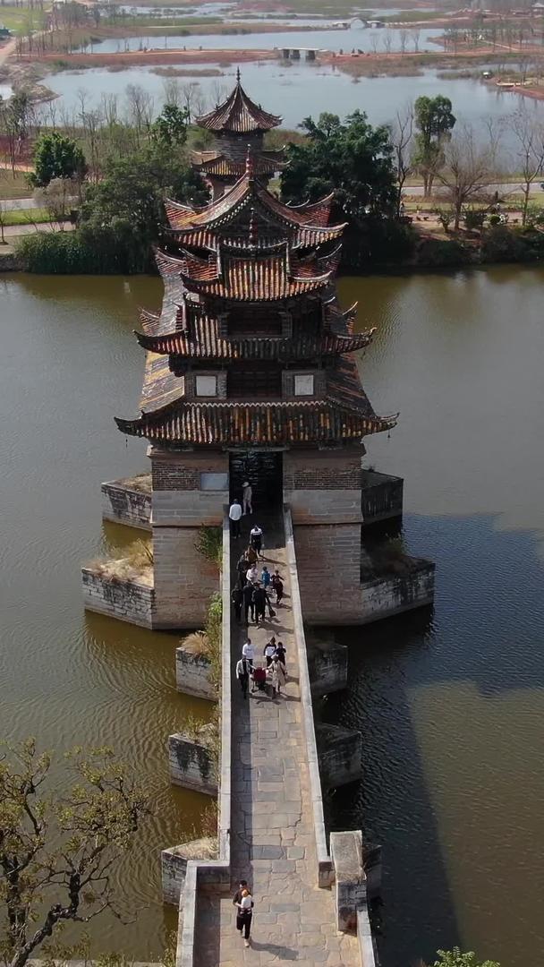 云南建水古城十七孔桥航拍历史古建筑视频视频的预览图