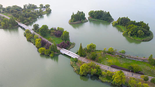 上海4A风景区朱家角大淀湖湖中道路航拍合集4K视频的预览图