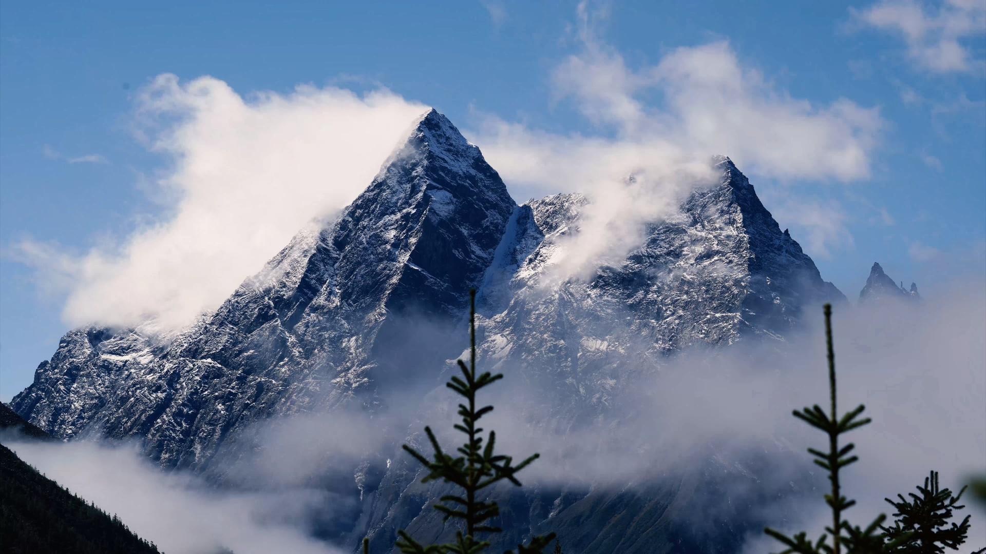 8K大气磅礴的四姑娘山雪山延时视频素材视频的预览图