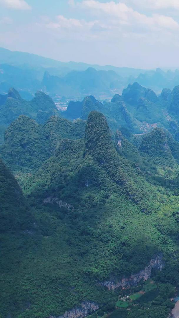 桂林风景名胜名胜九马画山航拍山视频的预览图