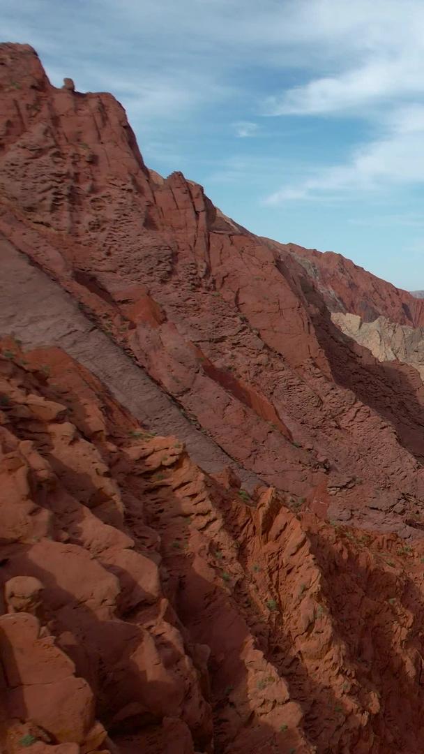 5A帕米尔全球旅游景点红色神秘大峡谷航拍视频视频的预览图
