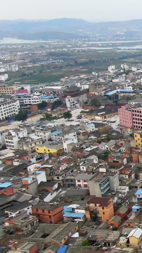 云南建水古城街景航拍视频视频的预览图
