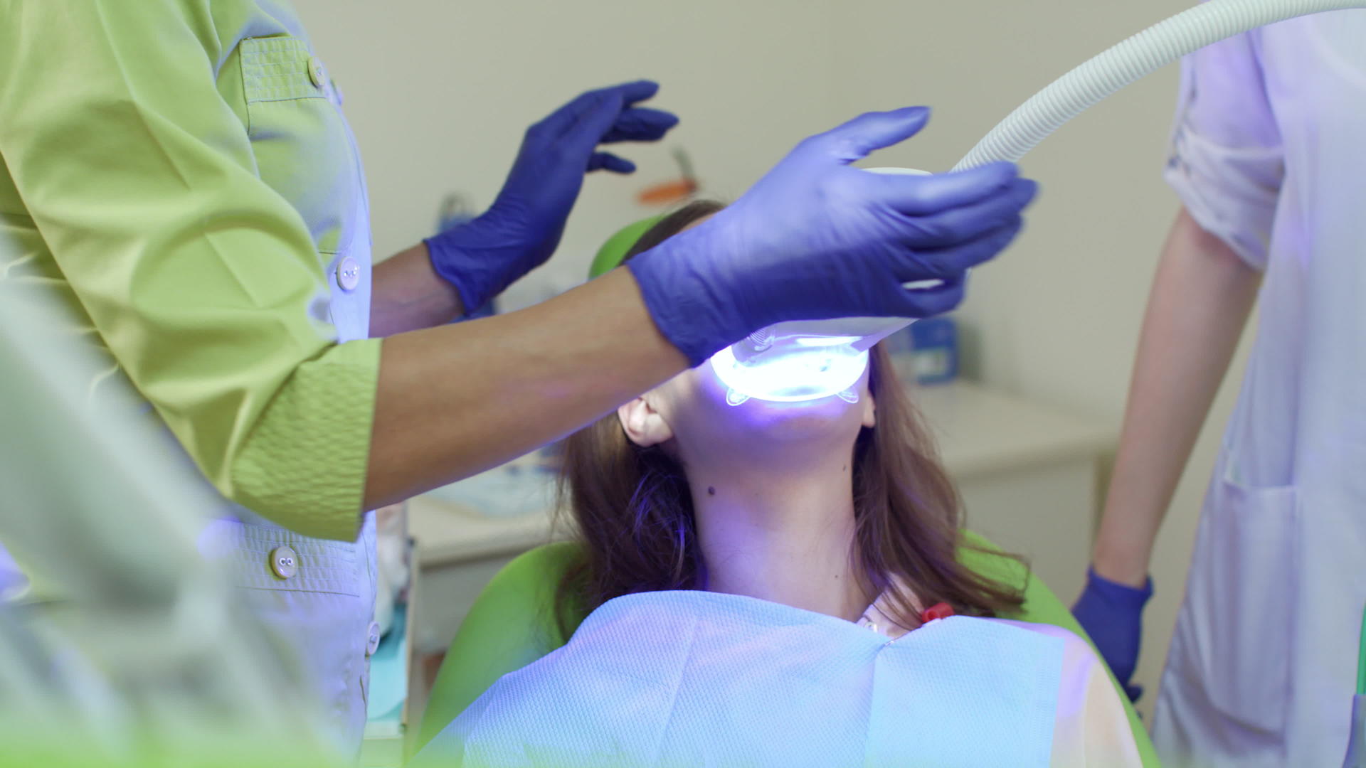 治疗牙齿视频的预览图