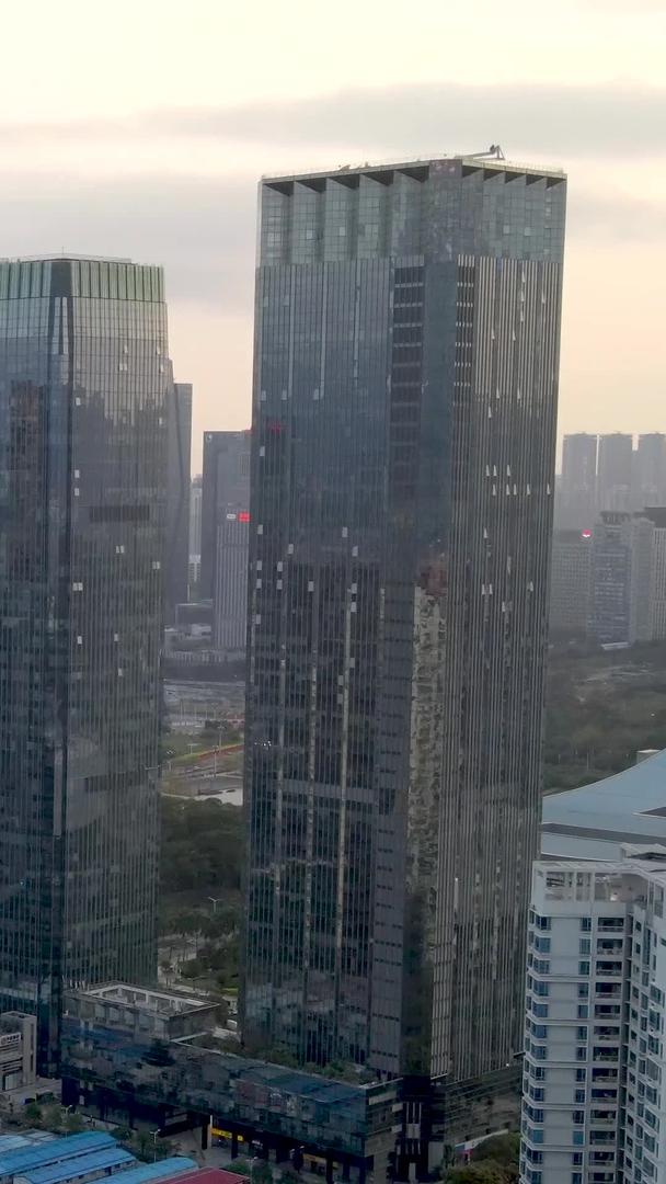 深圳密集商务建筑航拍视频的预览图