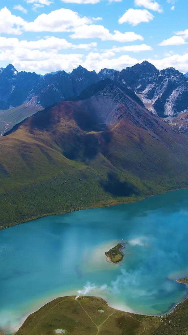 青海高原山脉湖泊自然风光视频的预览图