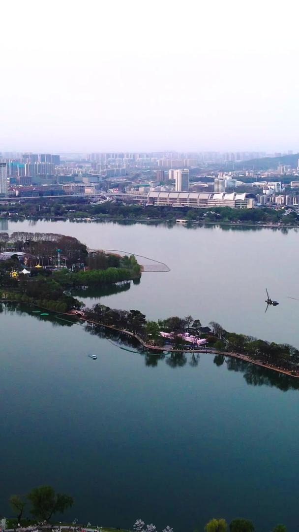 南京玄武湖风景区航拍视频的预览图