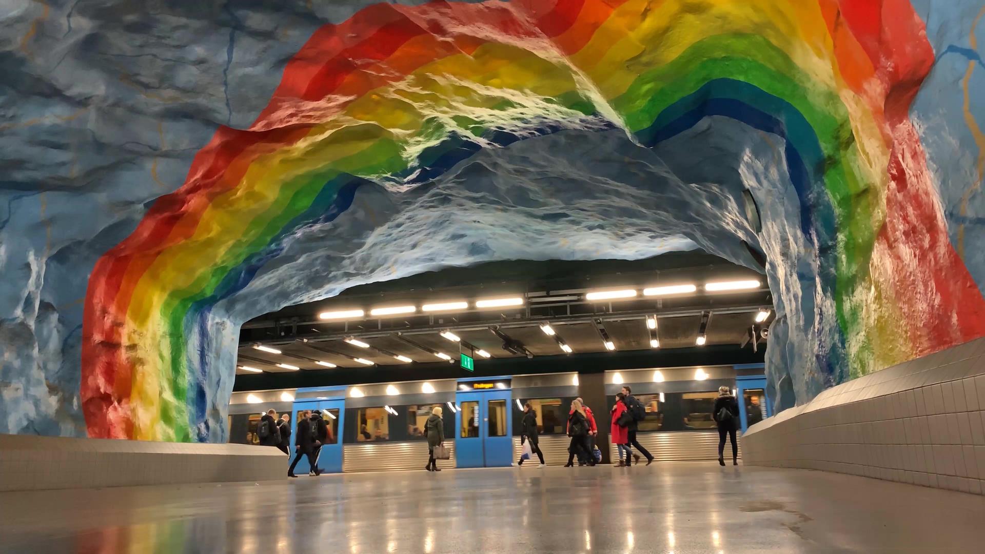具有艺术感的城市地铁站视频的预览图