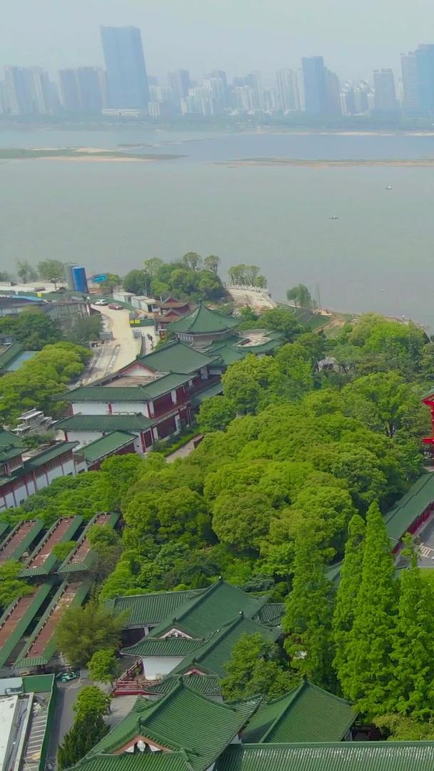 南昌滕王阁航拍历史古建筑视频的预览图