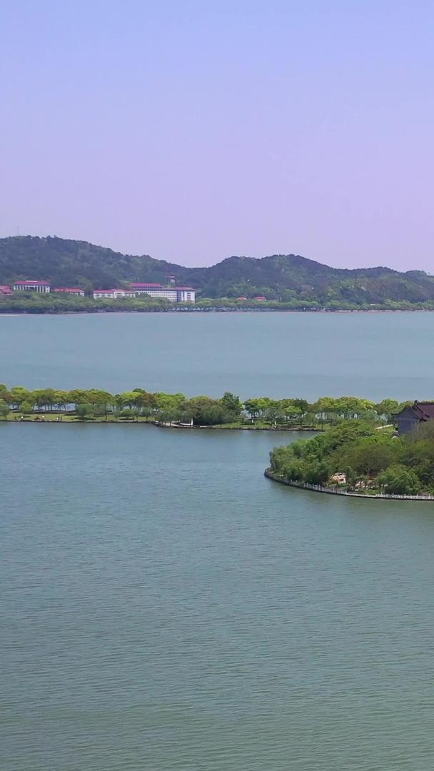 宁波东钱湖风景湖心岛航拍视频视频的预览图