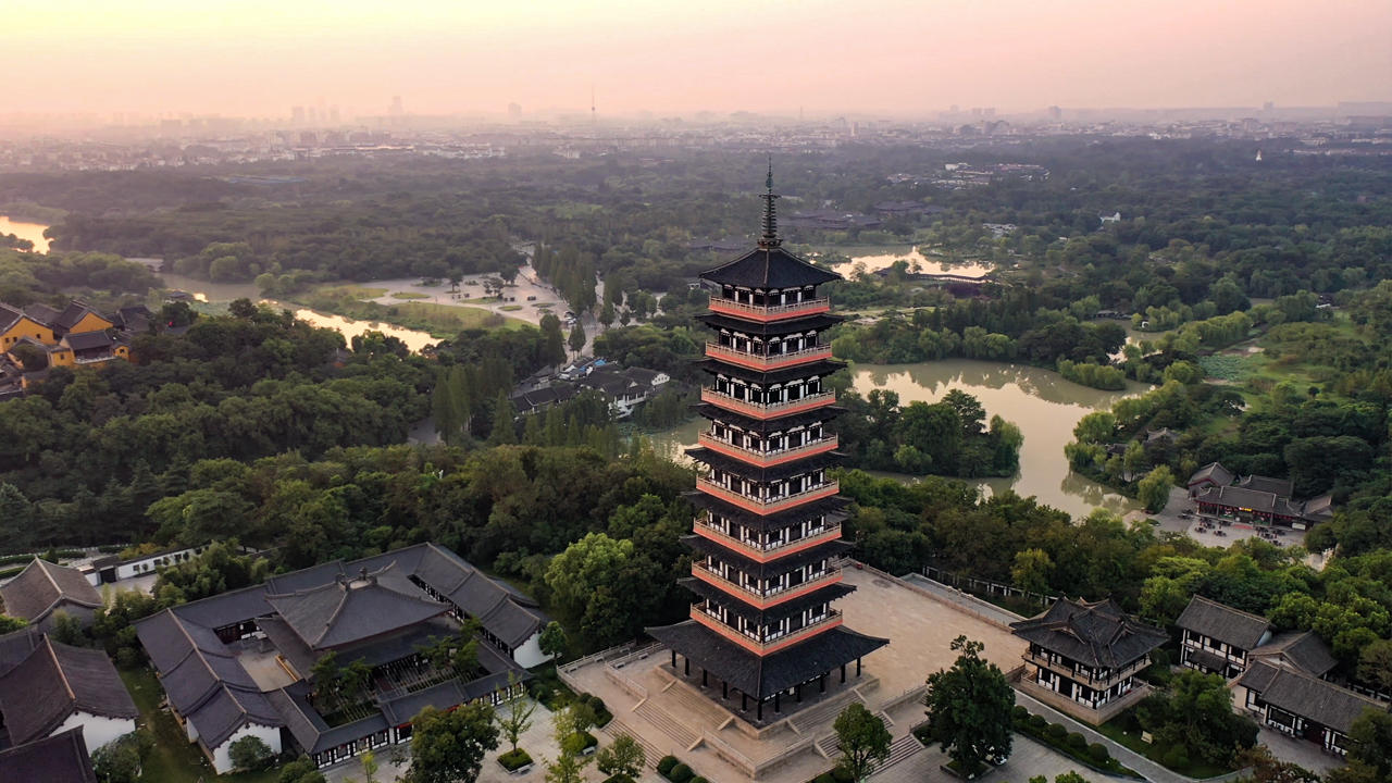 4K航拍扬州大明寺视频的预览图
