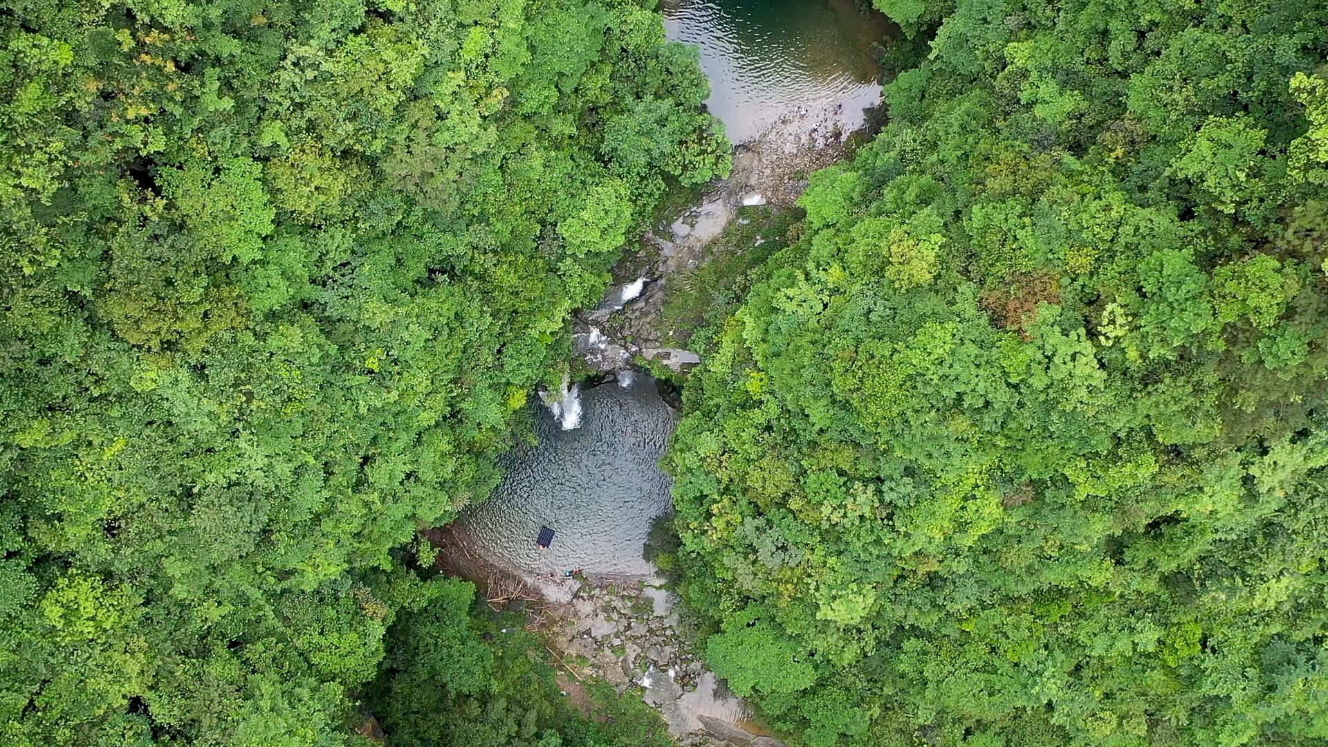 贵州户外山地森林航拍视频视频的预览图