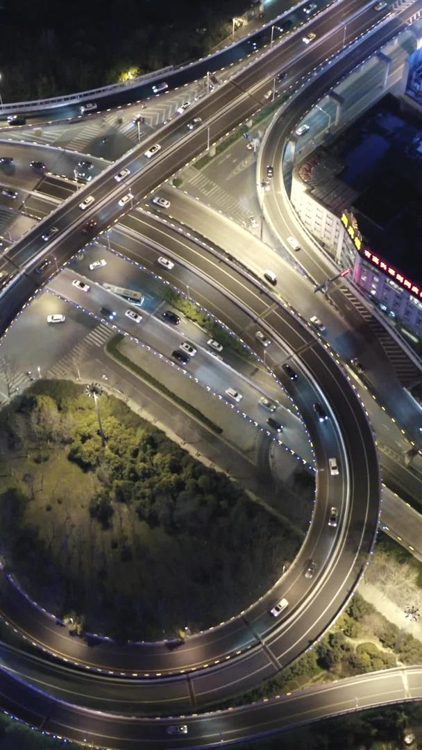 城市立交桥夜景视频的预览图