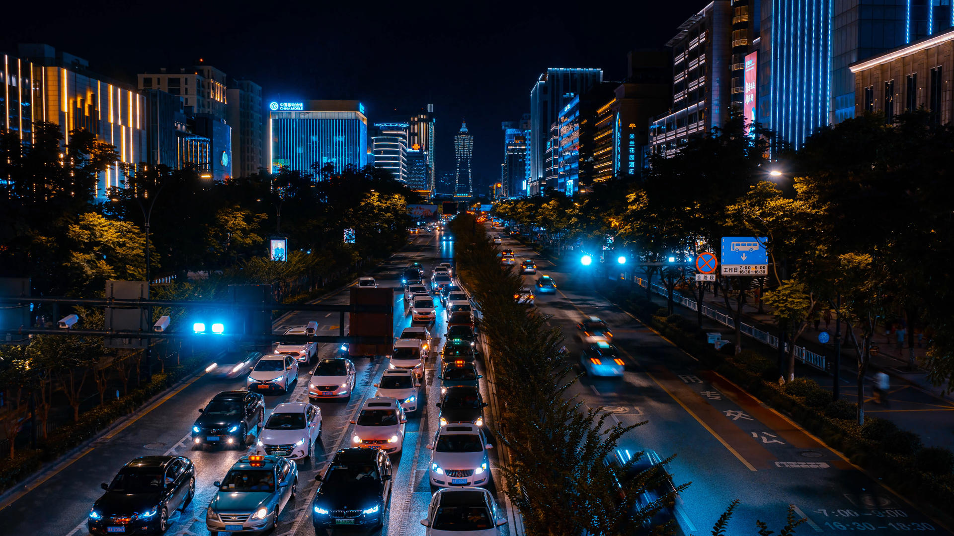 8K延时杭州武林广场夜景车流视频的预览图