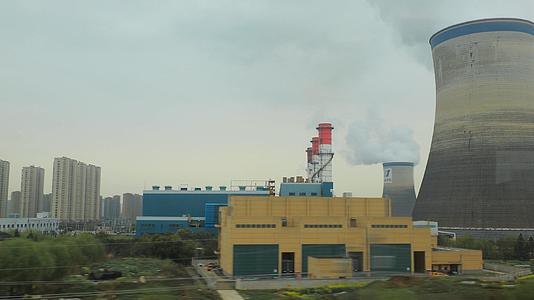 杭州工业区巨型烟囱视频的预览图