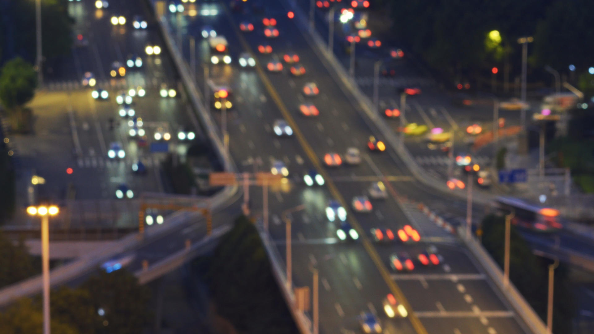 航拍城市交通立交桥道路夜景汽车灯光车流4k素材视频的预览图
