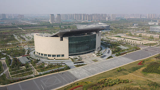 4K航拍奥体中心郑州博物馆视频的预览图