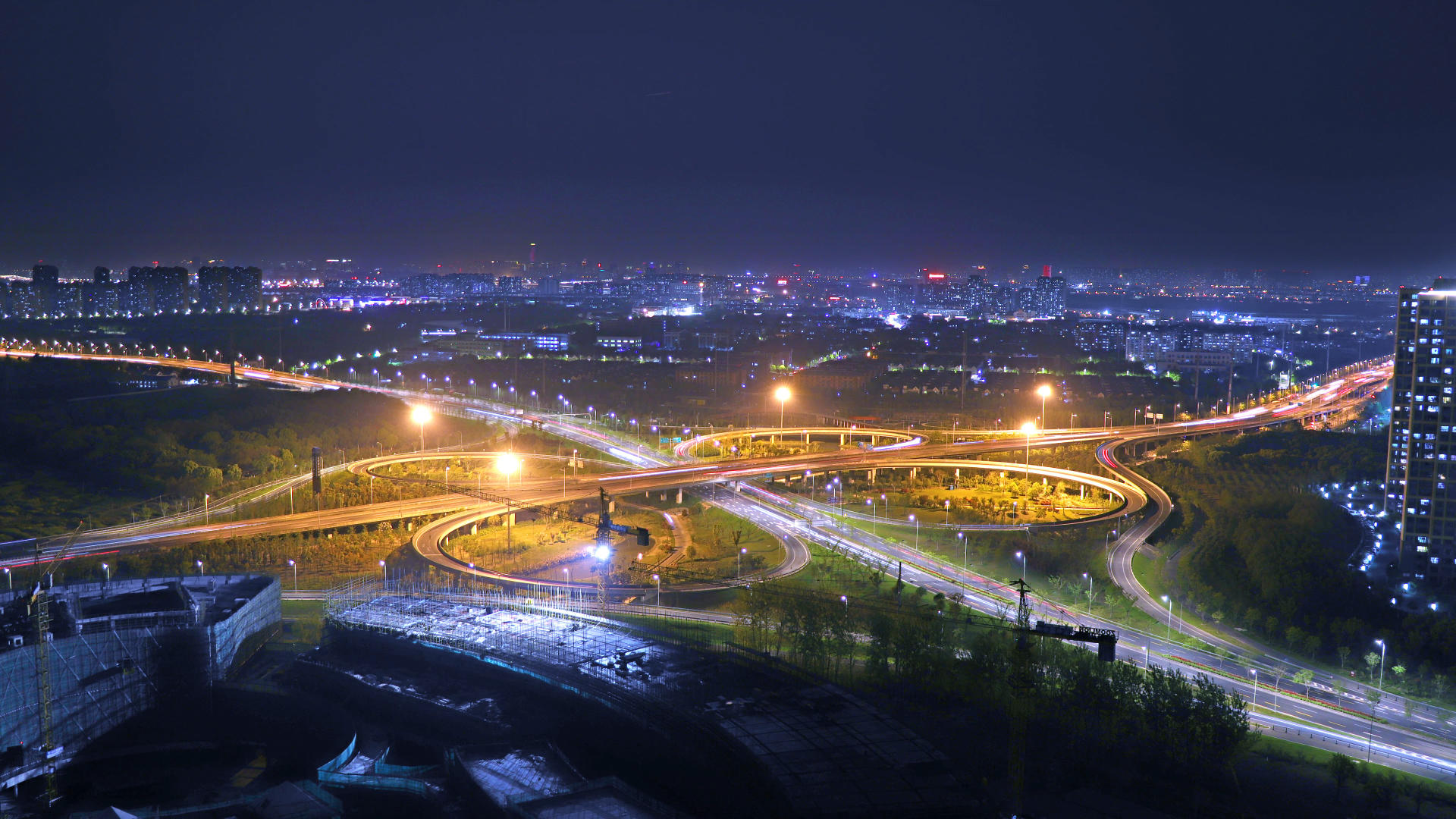 4K城市夜景交通建筑延时视频的预览图