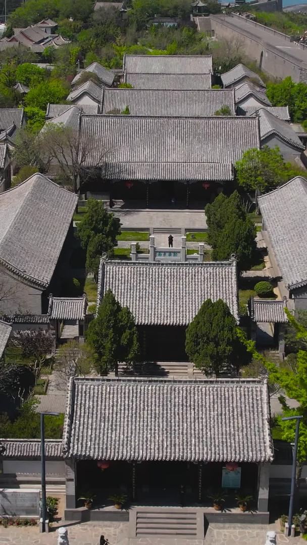 航拍5A蓬莱阁景区戚继光纪念馆古建筑视频视频的预览图