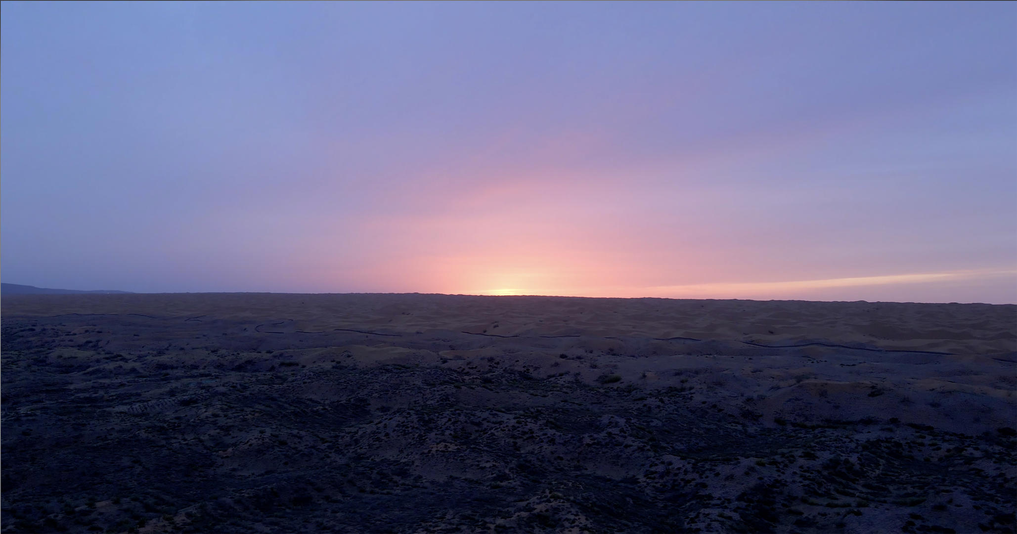 4k实拍宁夏沙坡头沙漠夕阳视频的预览图