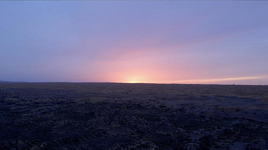 4k实拍宁夏沙坡头沙漠夕阳视频的预览图