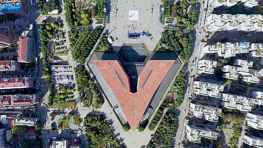 航拍武汉辛亥革命博物馆广场和周边楼盘视频的预览图
