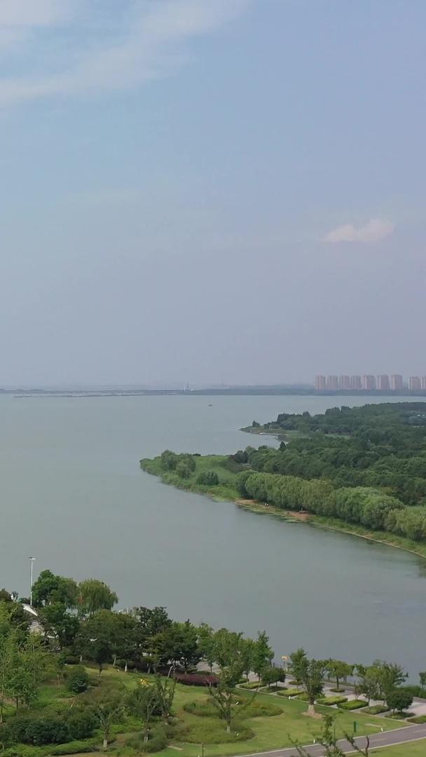 阳澄湖边的苏州城市风光教堂航拍视频视频的预览图