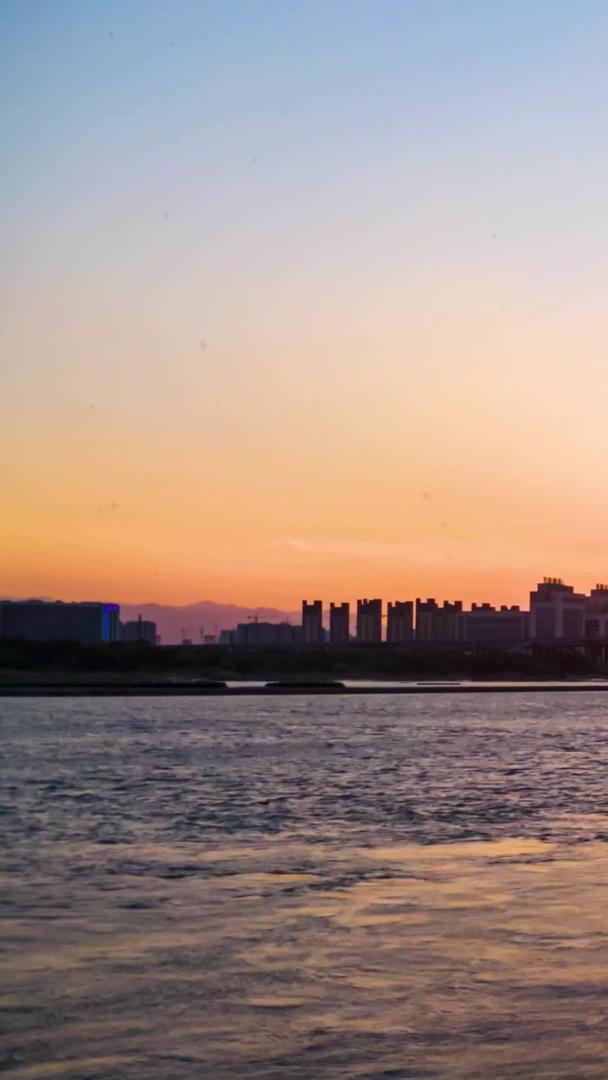 日落延时摄影福州闽江鼓山大桥城市视频的预览图