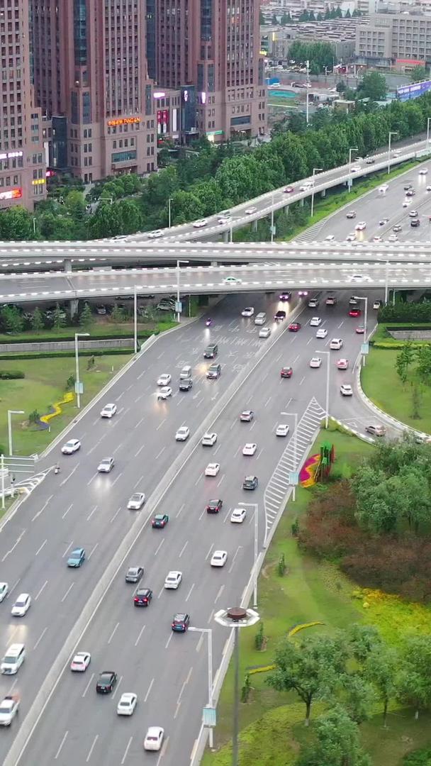 河南郑州城市交通航拍视频视频的预览图