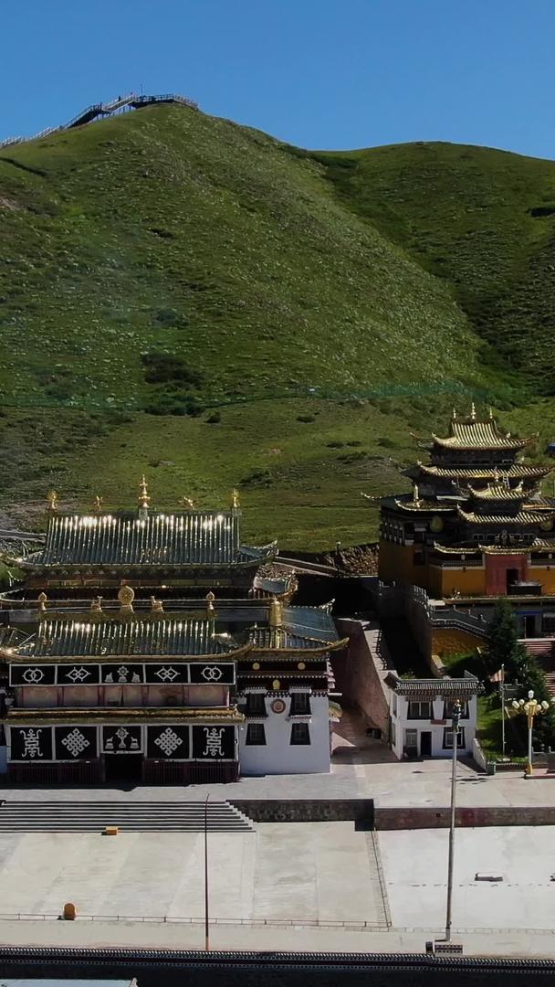 四川唐克索克藏寺航拍全景视频的预览图