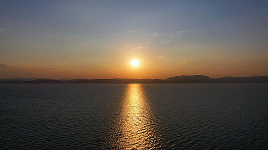 云南滇池大海日落日出傍晚视频的预览图