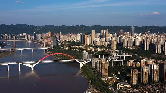 4K重庆城市南岸区菜园坝网红桥梁航拍视频的预览图