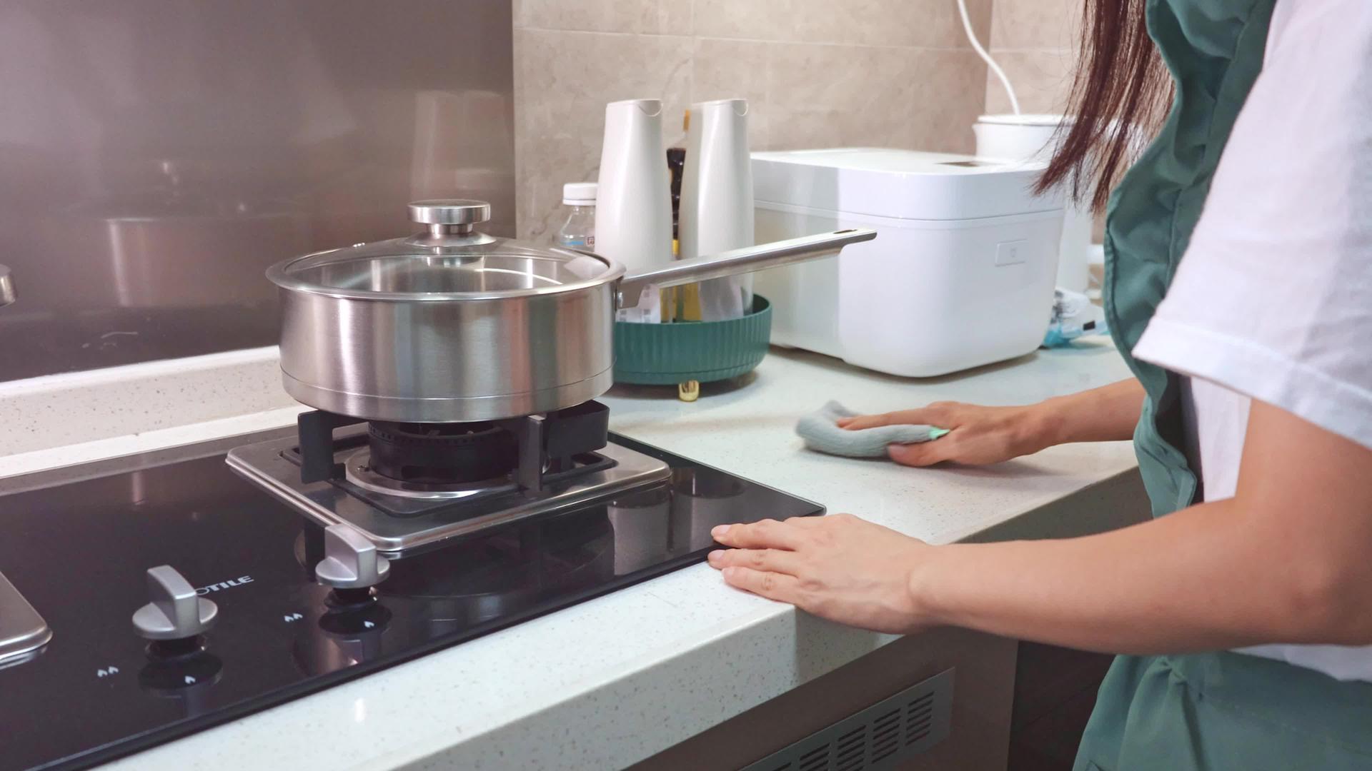 五一节厨房清洁4K实拍视频视频的预览图