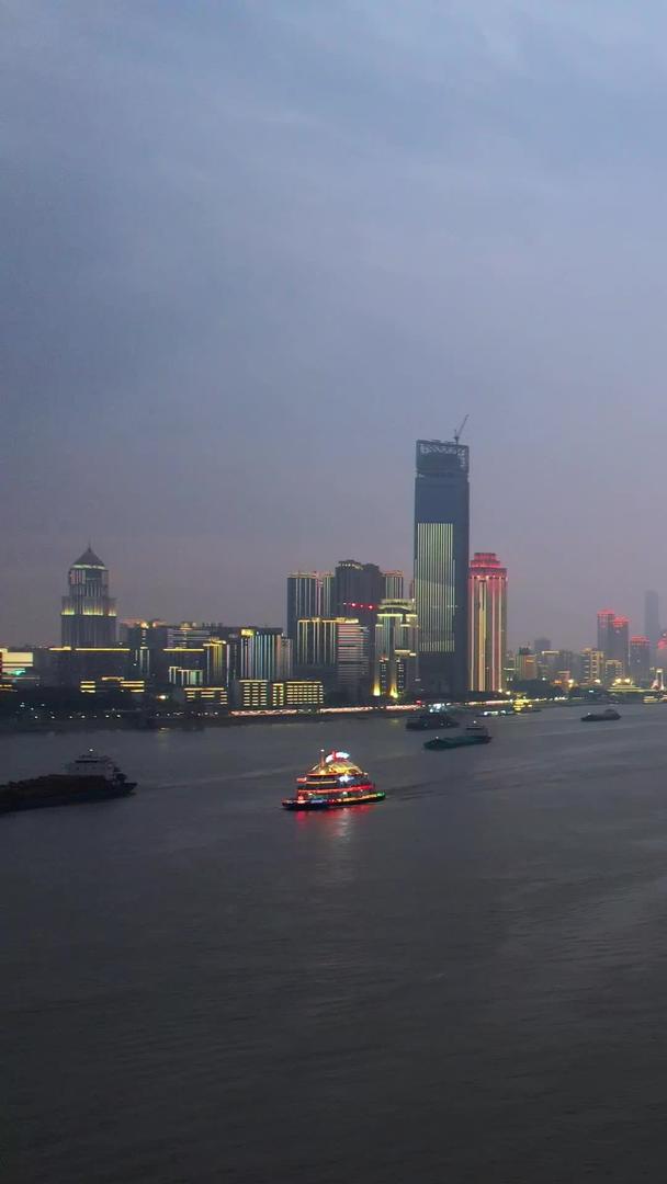 跟随航拍长江客运游轮江景夜景灯光秀素材视频的预览图