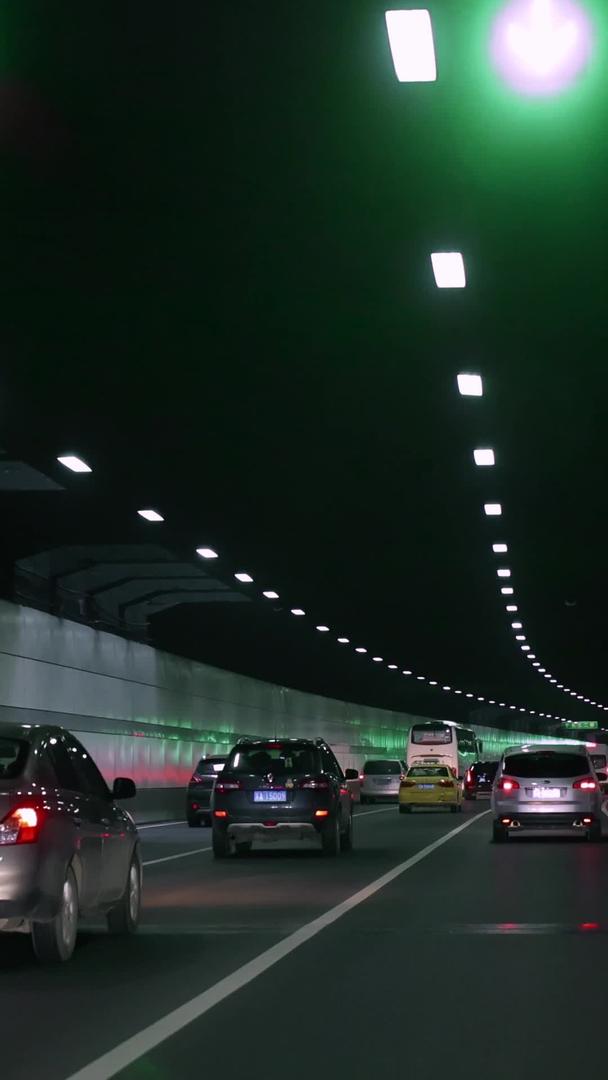 隧道内行驶视角视频的预览图
