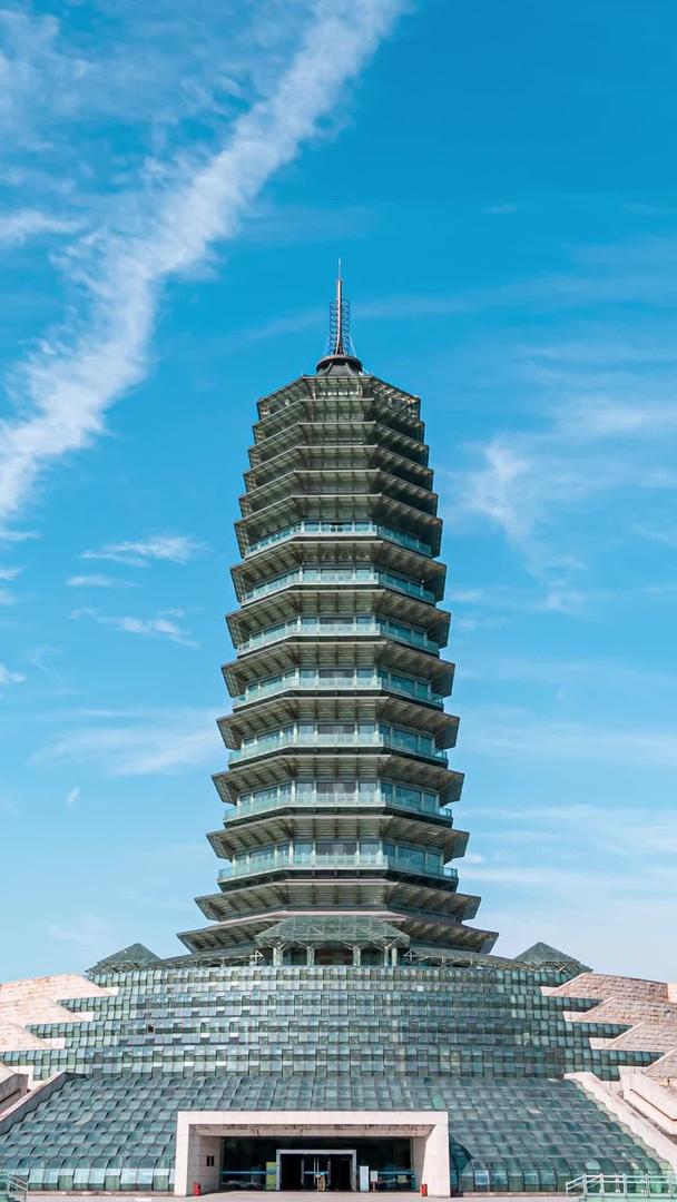 令人震惊的杭州地标中国水利博物馆晴天云层大规模移动视频的预览图